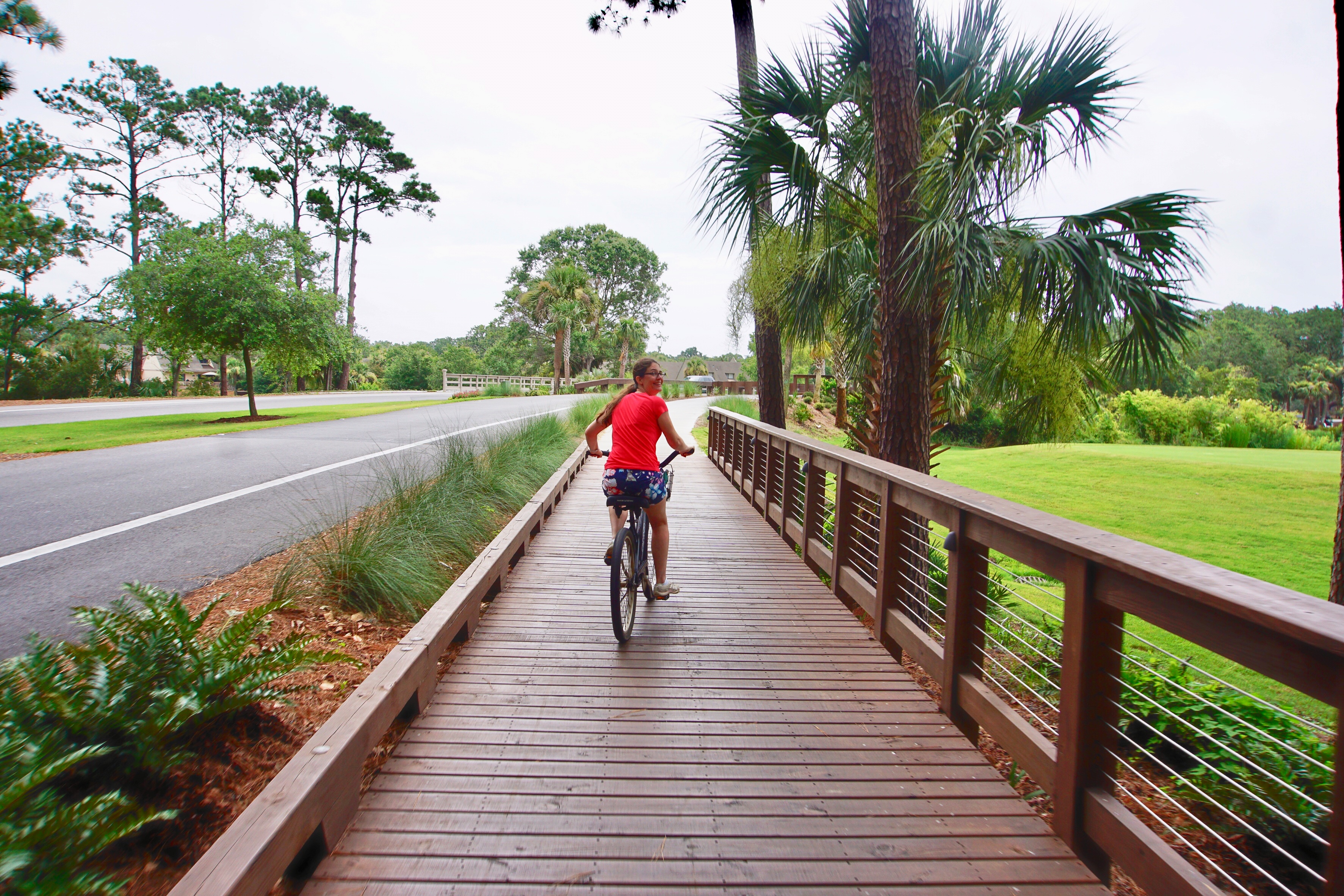 Hilton Head Getaway Guide - With miles of Atlantic windswept beaches, tranquil waterways and marshes, ample outdoor activities and a wide choice of hotel and vacation rental options, Hilton Head is an alluring vacation destination for anyone seeking to get away. Here are 9 ways to unwind on the island...